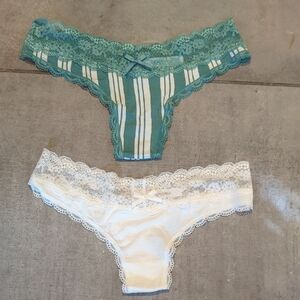 Honeydew Intimates Two Pairs Underwear Size S/M